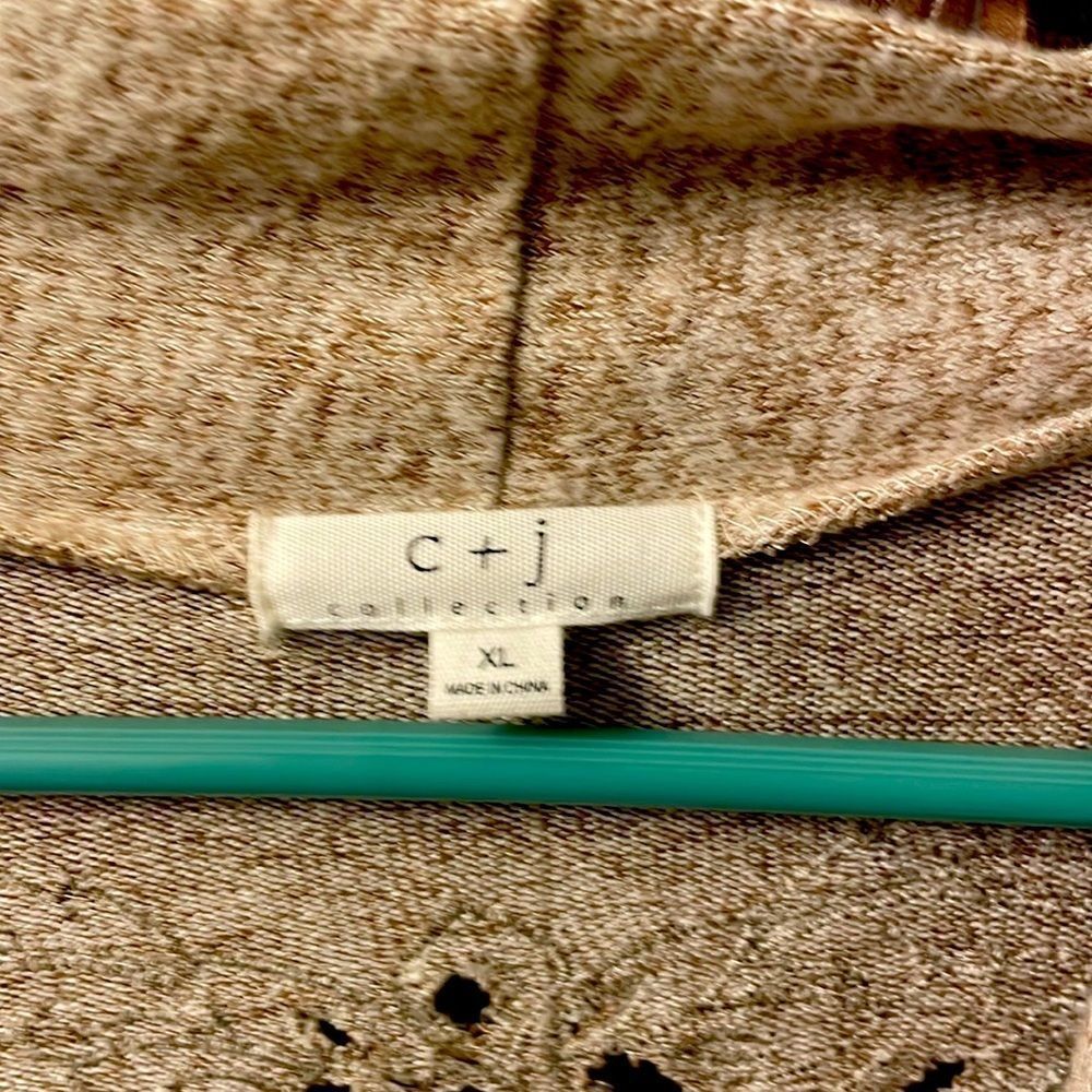 NWT C+J collection open front sweater with cut out design on back. Size XL. - Picture 2 of 3